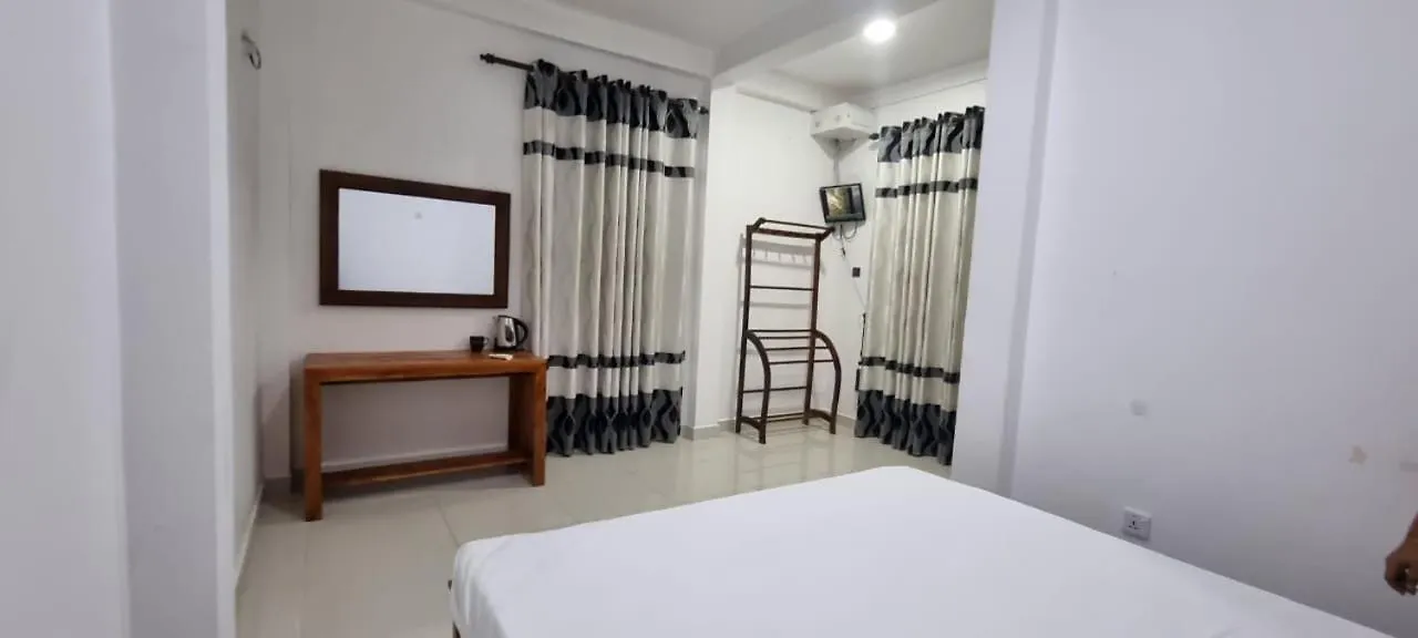The Glory Villa Transit Hotel Katunayake Bed & Breakfast